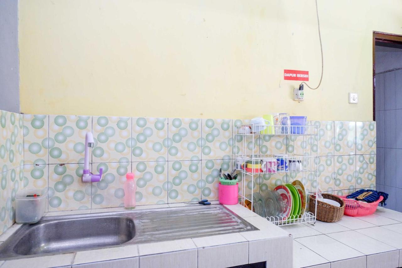 日惹 Koolkost Syariah Near Malioboro Area旅舍 外观 照片